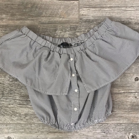 Crop top - Picture 1 of 4